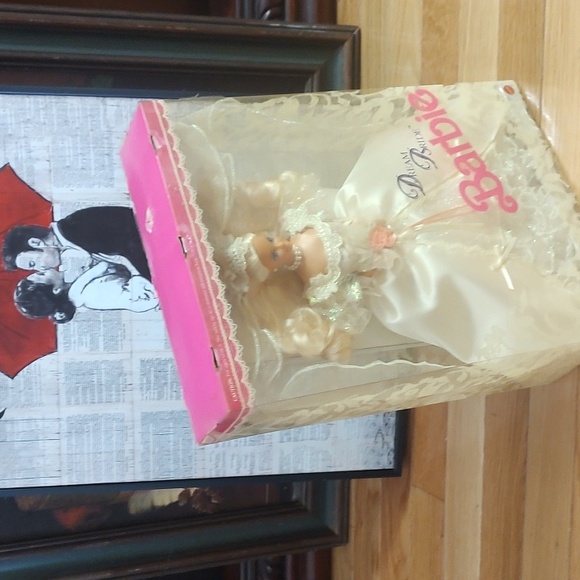 Dream Bride Barbie - Picture 10 of 11